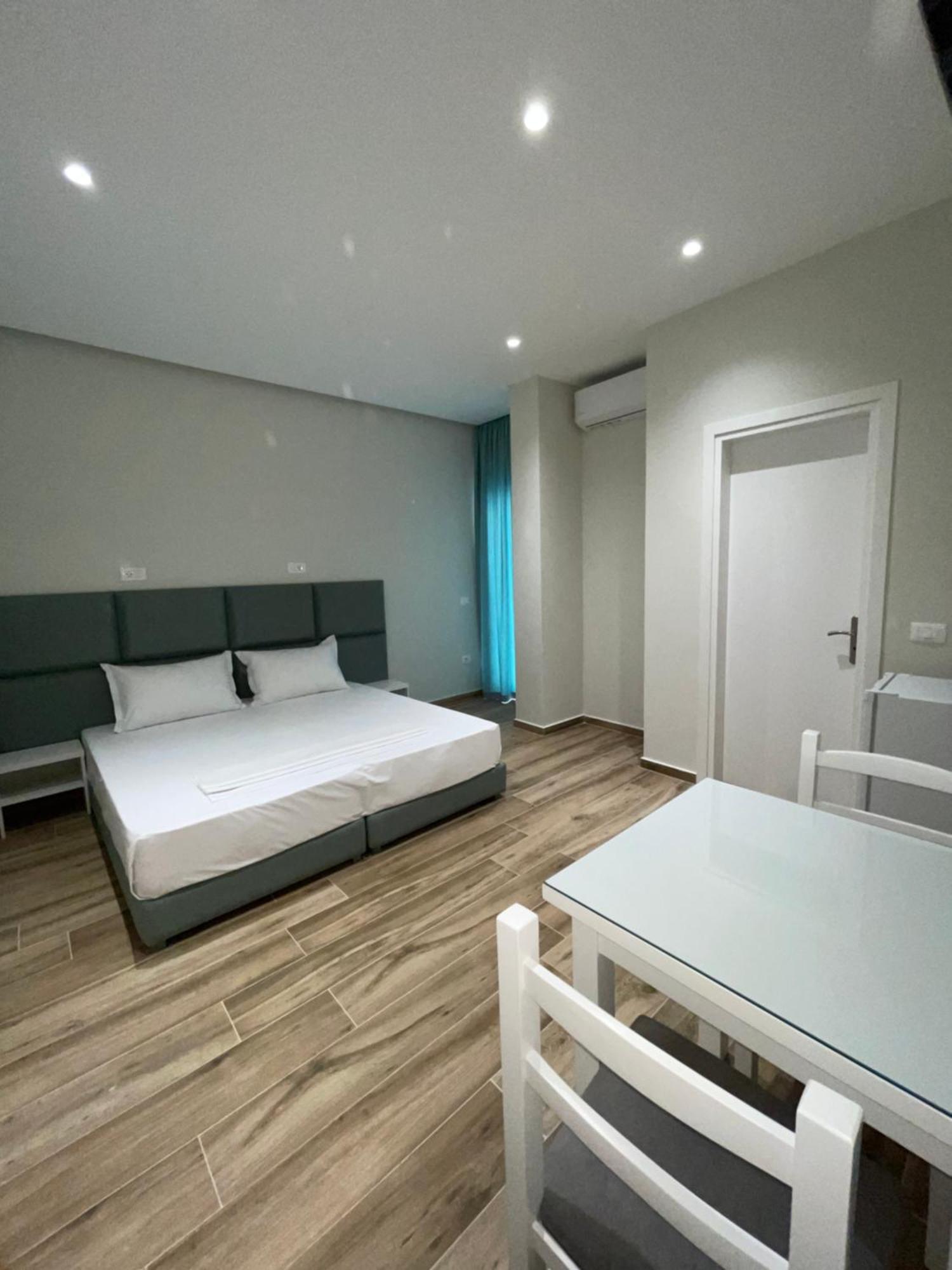 Hotel Rai Саранда Екстер'єр фото