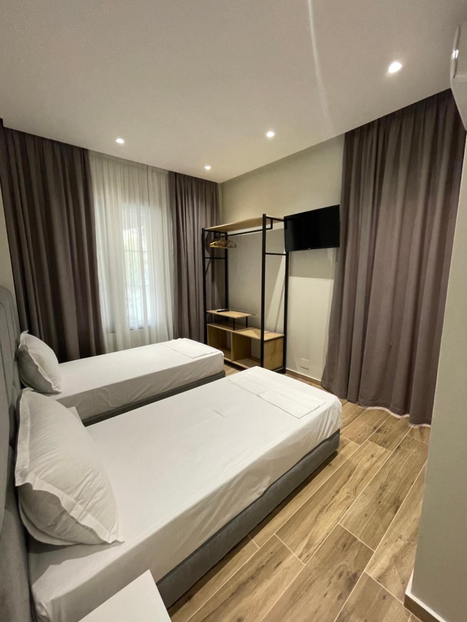 Hotel Rai Саранда Екстер'єр фото